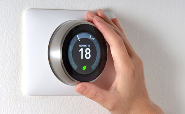 Hand turning smart thermostat